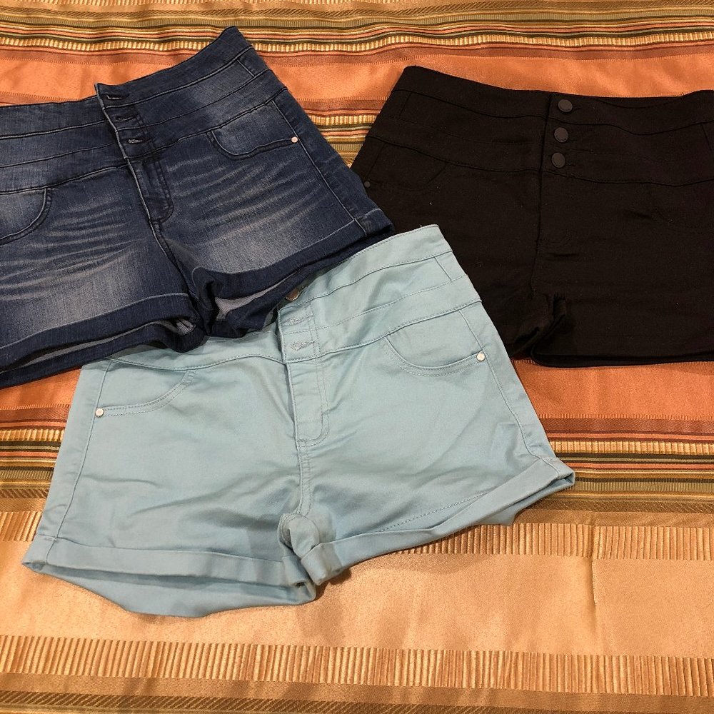 Juniors Tinseltown Shorts (all 3)